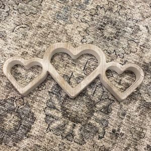 Distressed wooden heart decor
